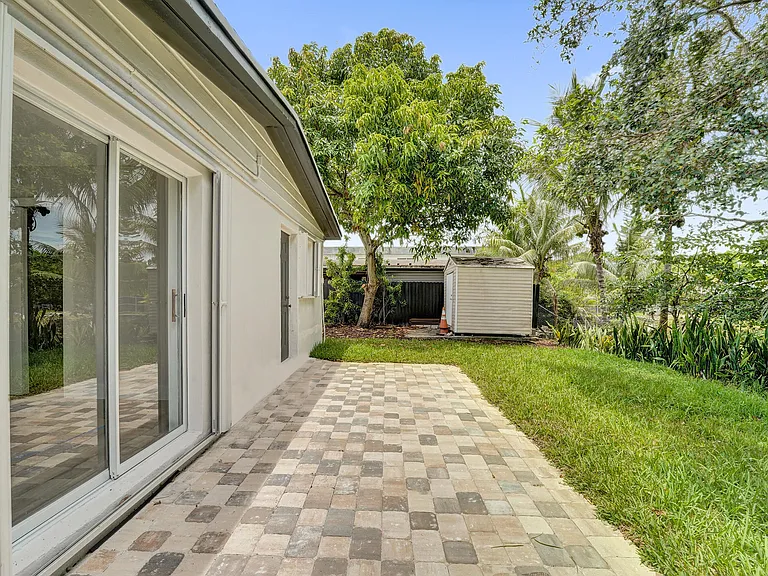 5601 SW 36th Ct — Photo 55