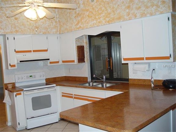 4th image of 23112 Cherry Ave