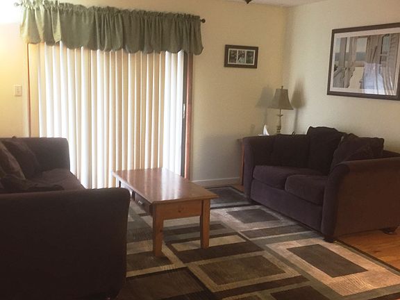 3rd image of 127 Annadale Ln