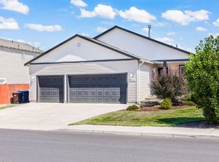 2958 NW 8th St, Redmond, OR 97756