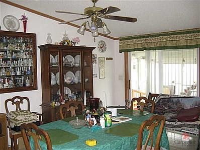 5th image of 1468 Holland St