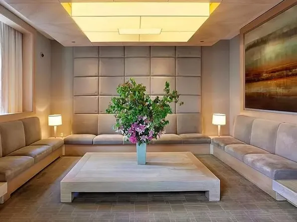 120 Riverside Boulevard image 11 of 13