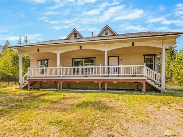 8365 Holly Lane, Maple Falls, WA 98266
