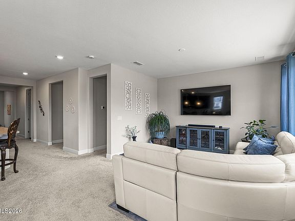 5th image of 937 Los Alamitos St