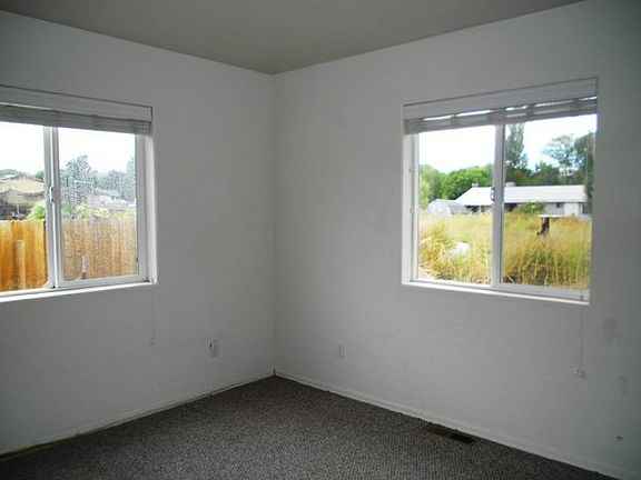 5th image of 44 S Hamblin St
