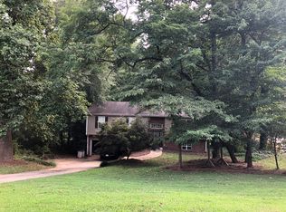 737 Robinhood Trl, Gainesville, GA 30501