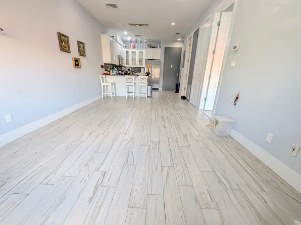 540 5th Avenue image 1 of 23