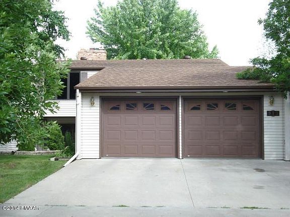2nd image of 913 Meyer Blvd