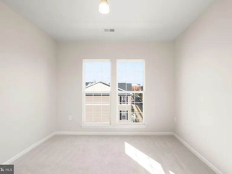 42696 Telford Ter — Photo 17