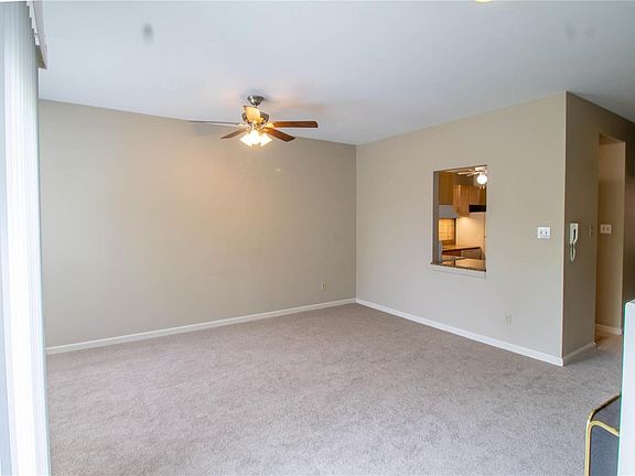 3rd image of 4520 W Pine Blvd APT 9