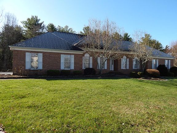 3rd image of 315 Fox Run Dr