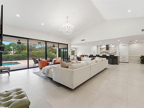 5th image of 10486 Boca Woods Lane