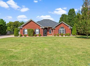 185 Hunters Cove Rd, Huntsville, AL 35806