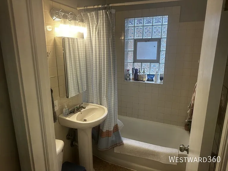 2821 W Summerdale Ave #2E — Photo 8
