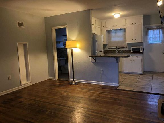 2nd image of 630 N Federal Hwy APT 3