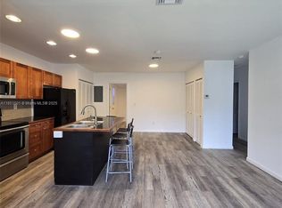 330 SW 13th St #330, Dania, FL 33004