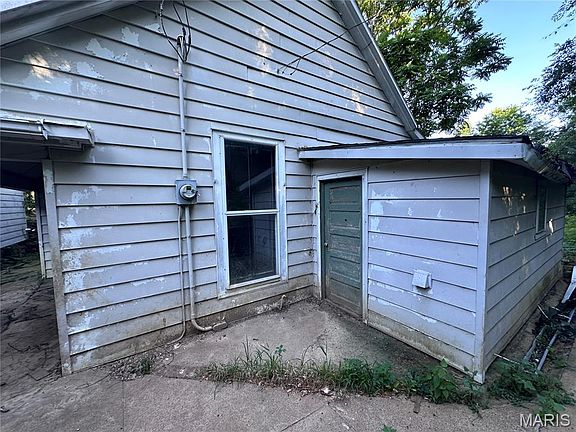 4th image of 703 Walnut St