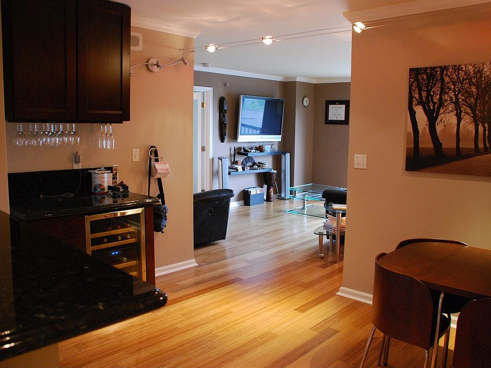 Wet bar and living room.
