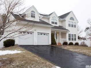 7 Ethan Allan Ct, South Setauket, NY 11720