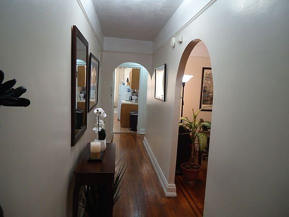 2nd image of 32-16 Crescent St #2G