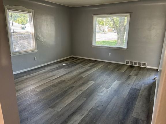 3rd image of 13004 Couwlier Ave
