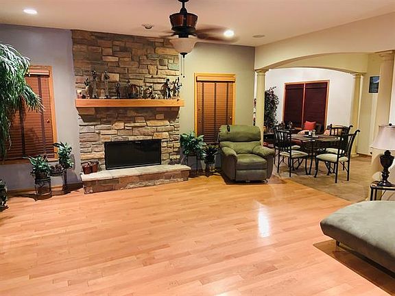 3rd image of 464 Billings Dr