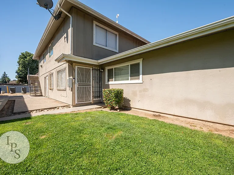 2767 W Fairmont Ave #101 — Photo 2