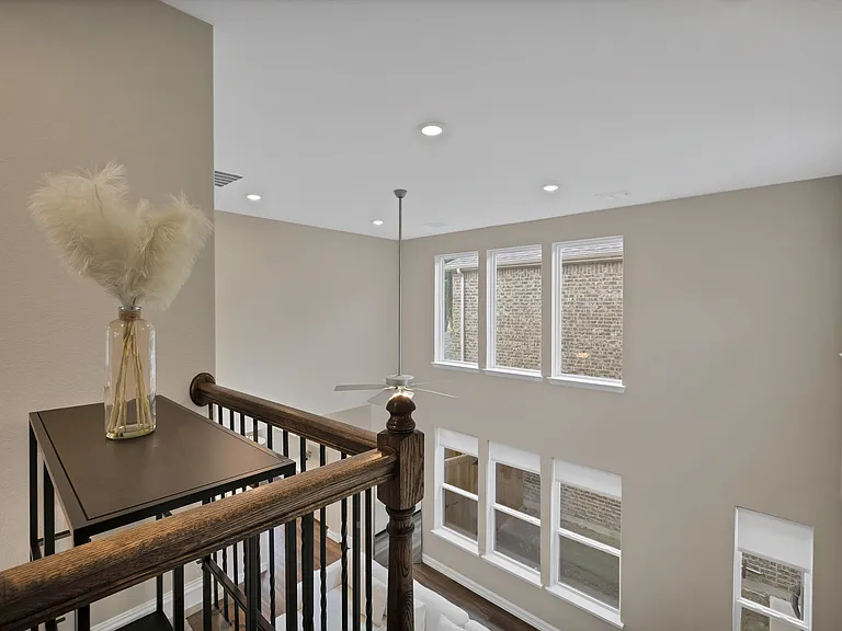 758 Creekwater Ln — Photo 21