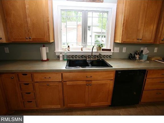 2nd image of 807 N Shore Dr