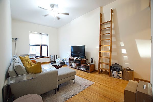 1st image of 128 W 75th St #3
