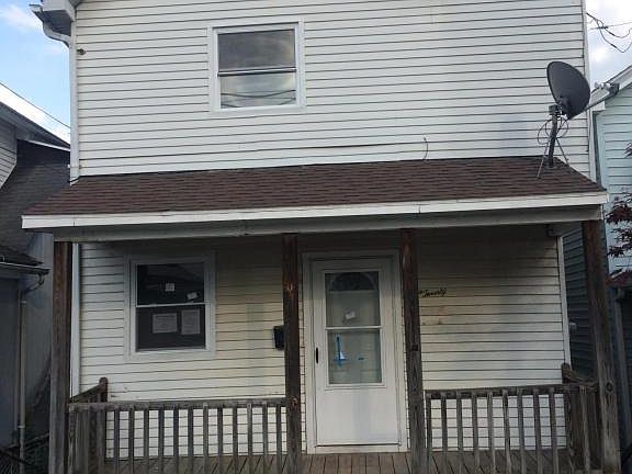 2nd image of 120 N Everett Ave