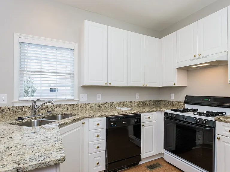 4527 Avion Park — Photo 6