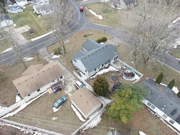 4th image of 1207 Sandy Creek Rd