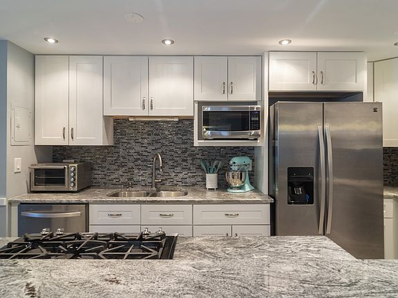 3rd image of 21 Kristin Dr Unit 408