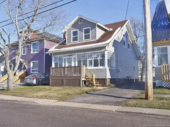 15 Lockhart Ave, Moncton, NB E1C 6R2