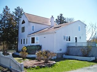 77 Bay Ave, Flanders, NY 11901