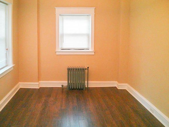 2nd image of 144 W Allens Ln APT B18