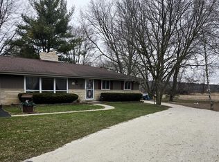 W220N9545 Town Line Rd, Menomonee Falls, WI 53051
