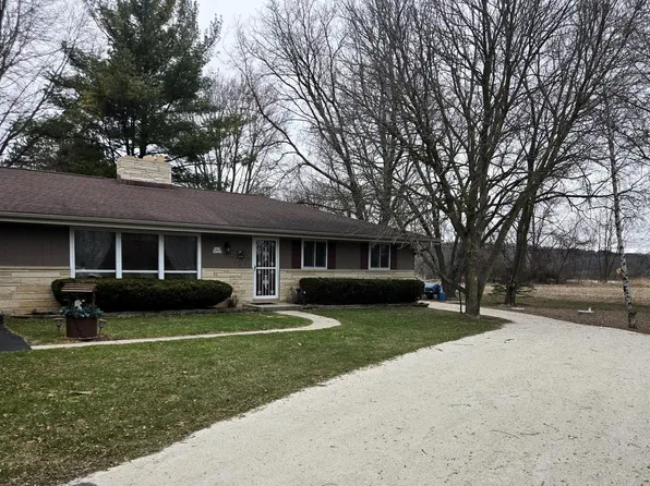 W220N9545 Town Line ROAD, Menomonee Falls, WI 53051