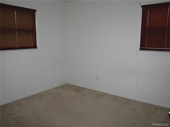 4th image of 1753 Winchester Ave