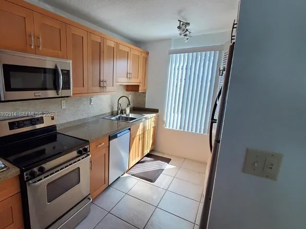 2220 SW 122nd Ct, Miami, FL 33175