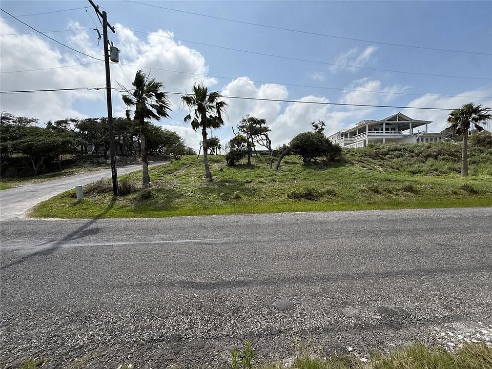 1st image of 102 Bay Rd