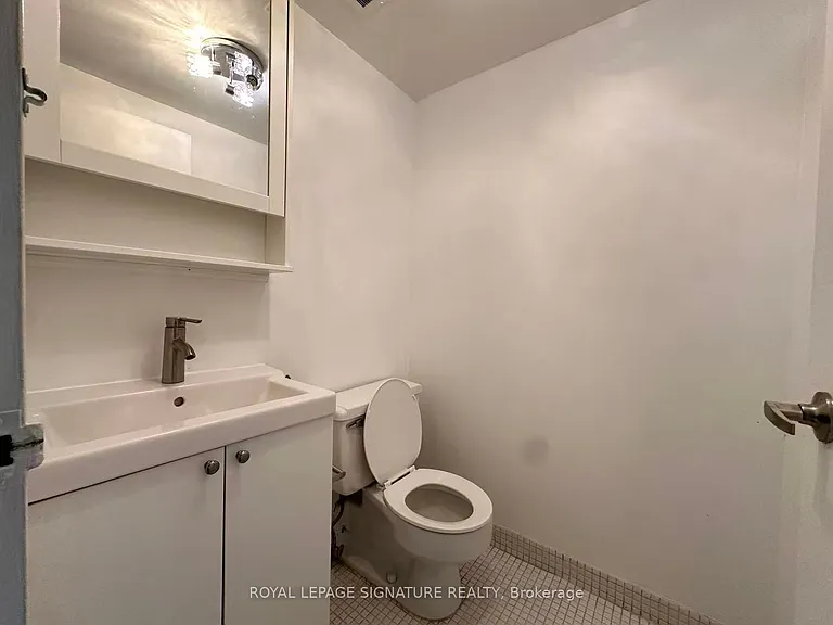 2121 Roche Ct #109 — Photo 20