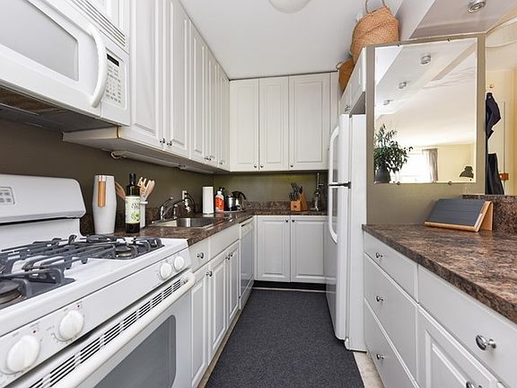4th image of 315 W 232nd St APT 2G