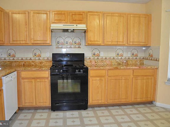 3rd image of 25 Edith Dr #2225