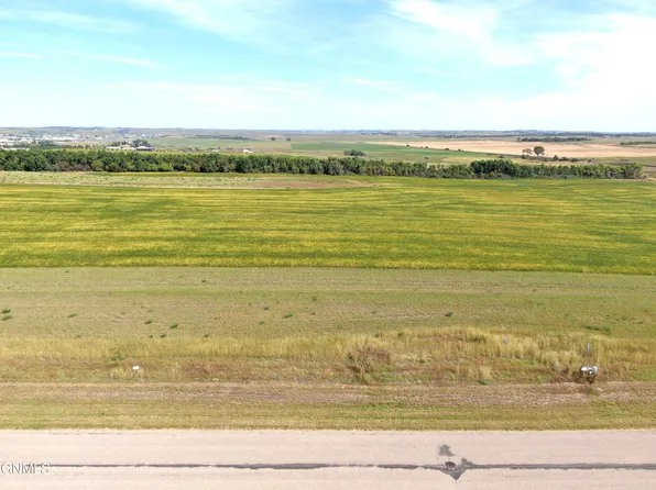 16010 Acadia Dr, Bismarck, ND 58503