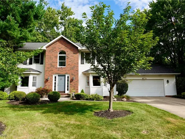 36767 Meadowdale Dr, Solon, OH 44139