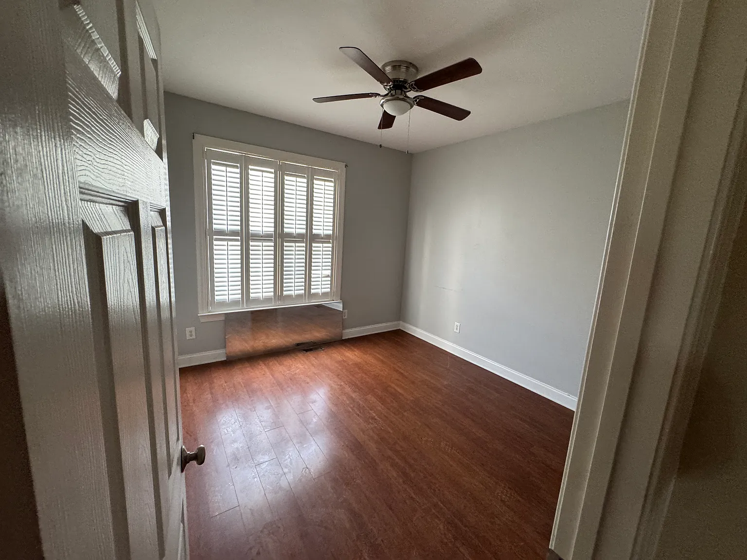 3 bed, 3.5 bath, 2600 sqft, $3,300 — Photo 4