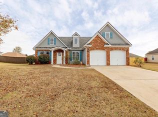 111 Christopher Dr, Byron, GA 31008