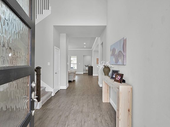 5th image of 10053 Preserve Way